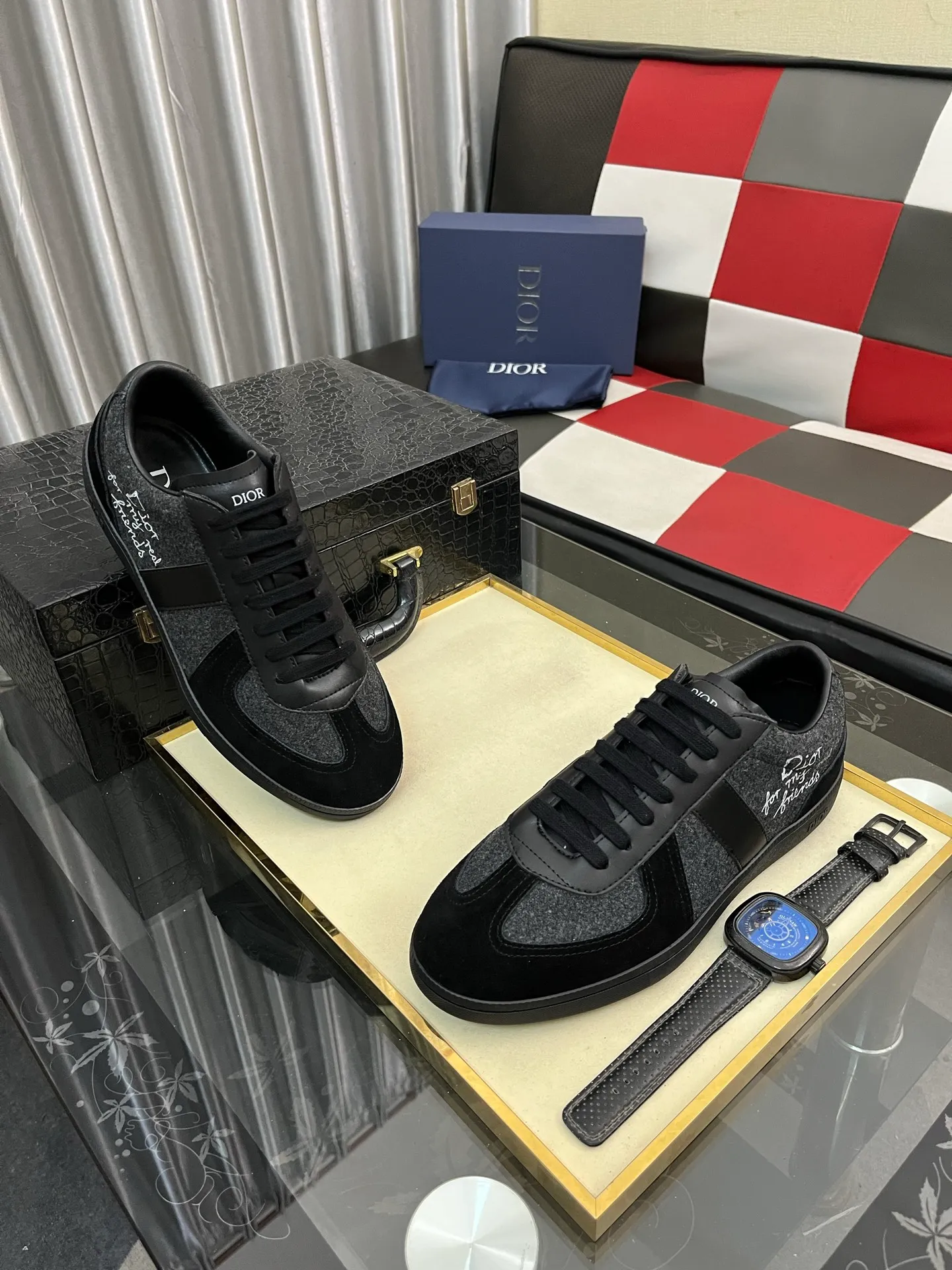 Men's shoes 💰400⌚️⌚️ 【Dior*DIAO】original quality.~ Unique modern style sneakers. 🏃A must-have casual shoe for trendy men😍😍 Original brand imported from Italy, imported original leather, sheep lining (refuses to discolor and grind feet) Sole: Original sole provided by the original factory, French lazy style design ⚠️Fit to the feet, original quality, super comfortable original sole. Code number: 38-443️⃣Colors available